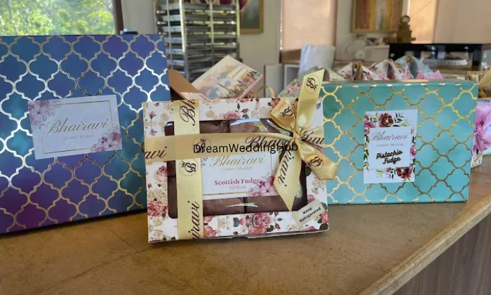 IGP Flowers Cakes  Personalized